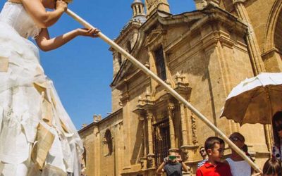 Pasacalles: “Palabras por un tubo”