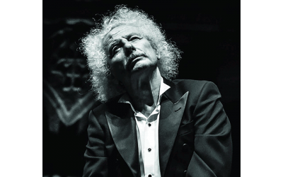 El Brujo: “Dos tablas y una pasión”